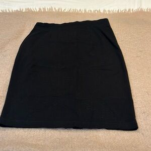 Black Eileen Fisher kneeling skirt in medium
